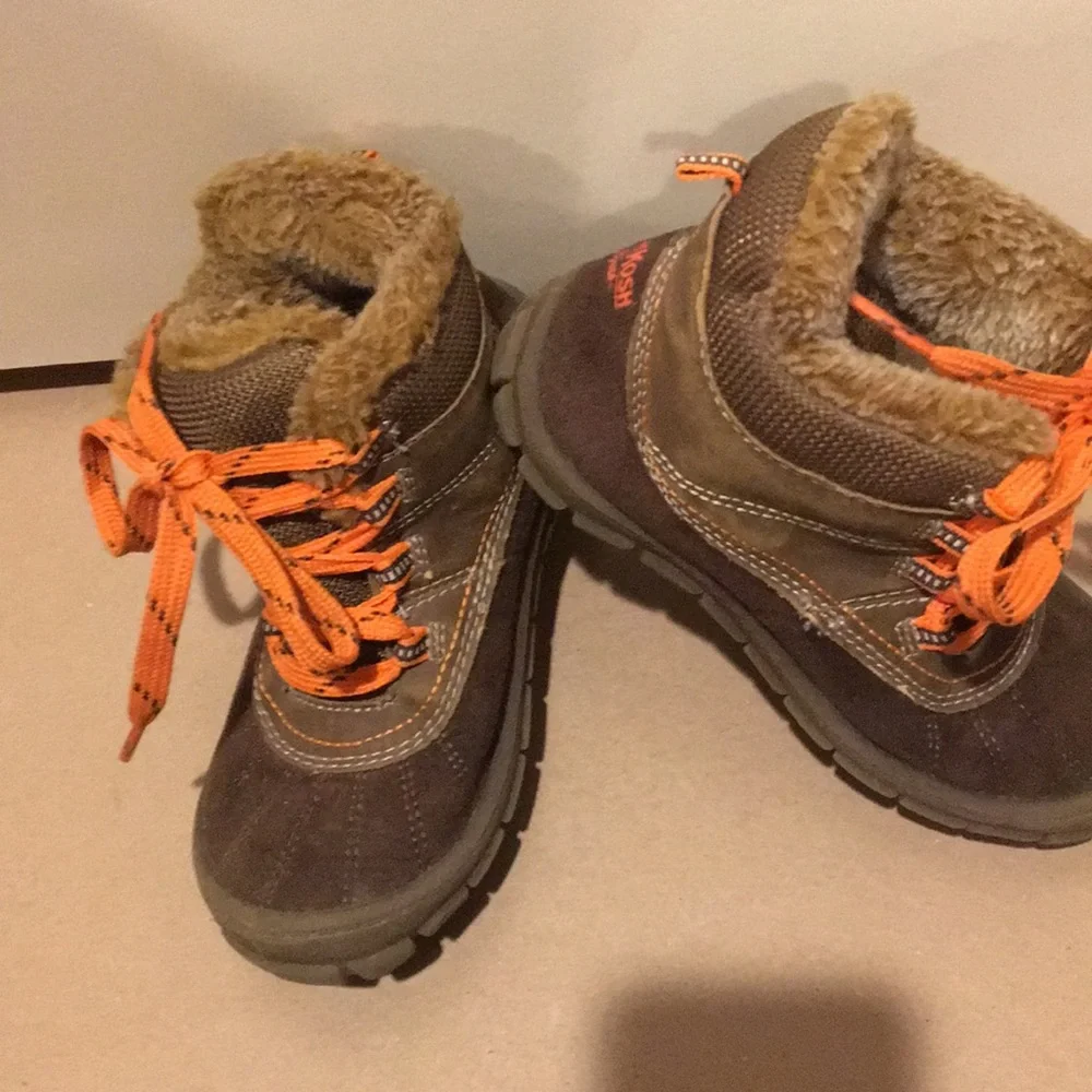 Oshkosh B'gosh lace up Marley2-01 faux fur boots kids size 12 brown beige
